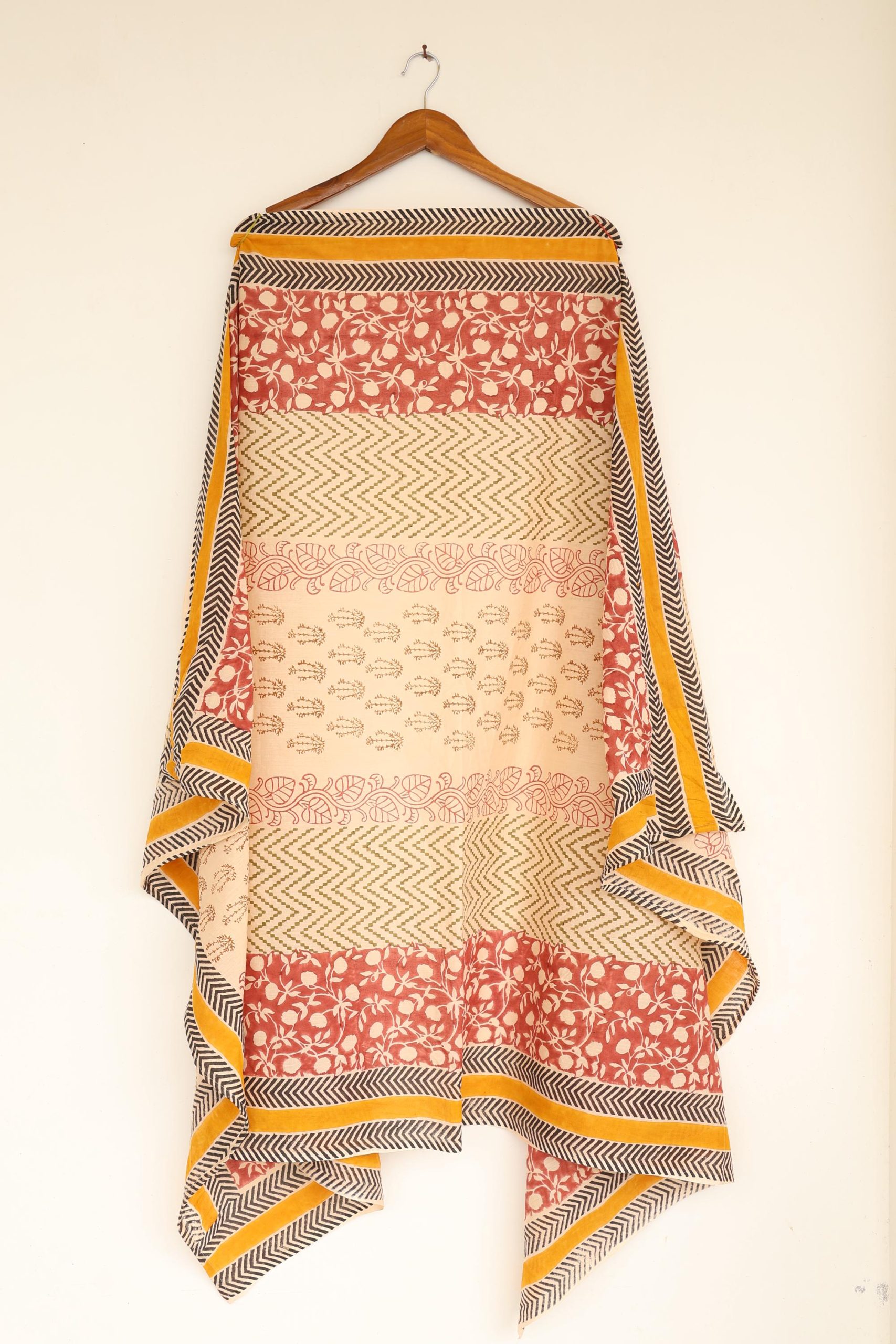 Women's color-blocked cotton beach wrap skirt - Image 2